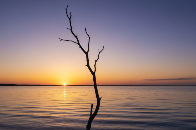 Angel Number 999: Endings, New Cycles, and Divine Completion